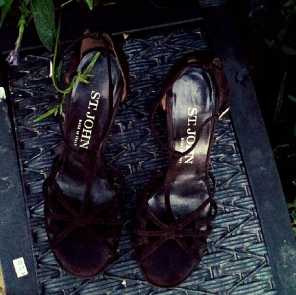 St John  suede heels‎ - Picture 1 of 3